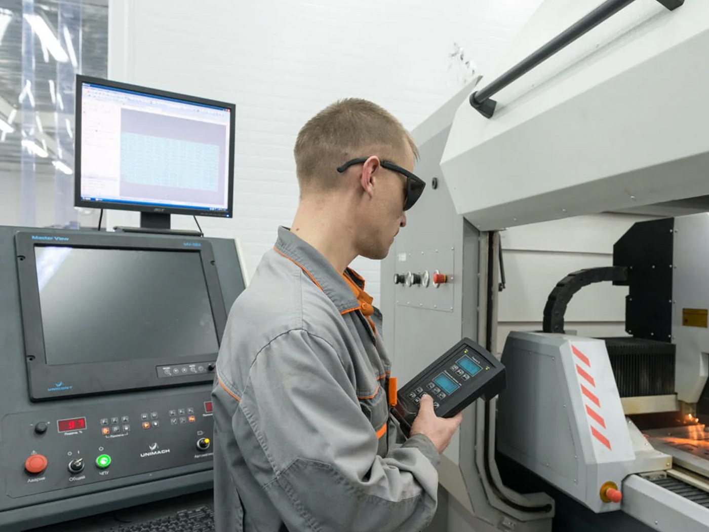 Fix CNC Machine Errors Fast: Spindle Motor, Tool Breakage & G-Code ...
